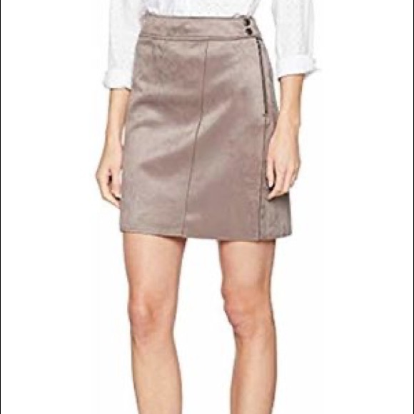 Pale-pink suede skirt - Picture 6 of 6